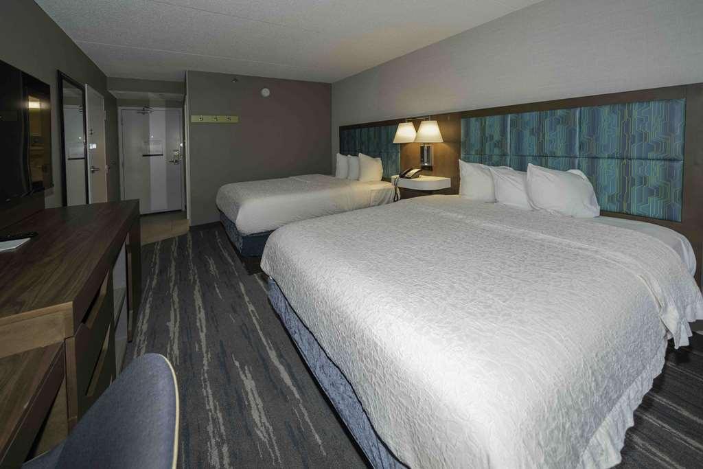 Hampton Inn St. Louis - Westport Maryland Heights Room photo